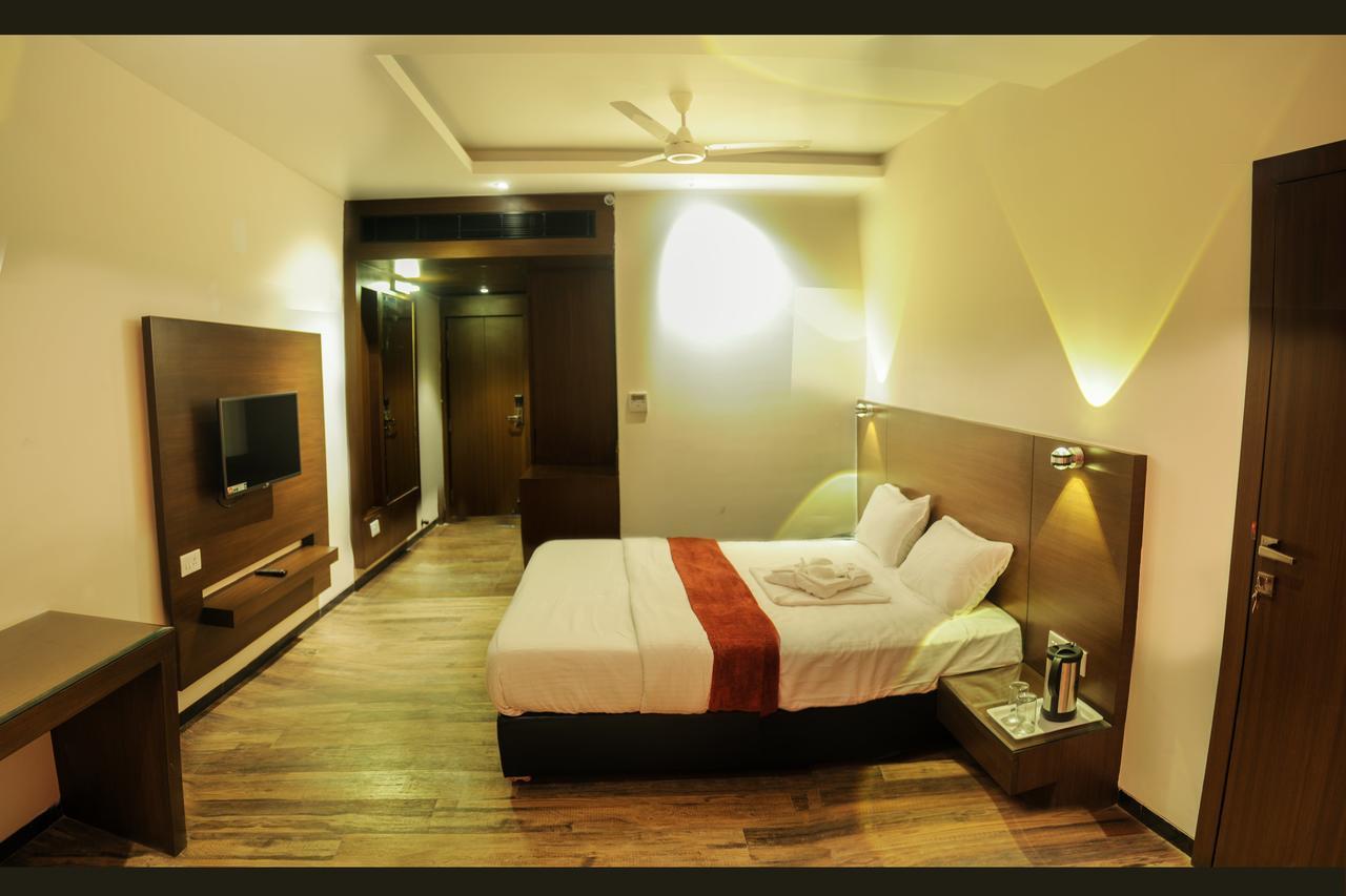 Hotel Atharva อุจเจน ภายนอก รูปภาพ